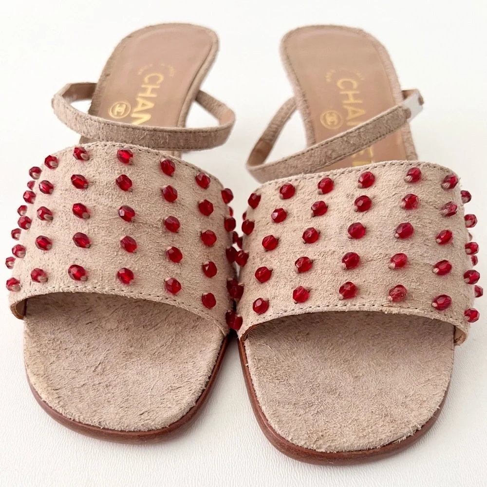 CHANEL | Vintage Y2K Tan Suede Red Embellished Mule Lucite Kitten Heel Sandal